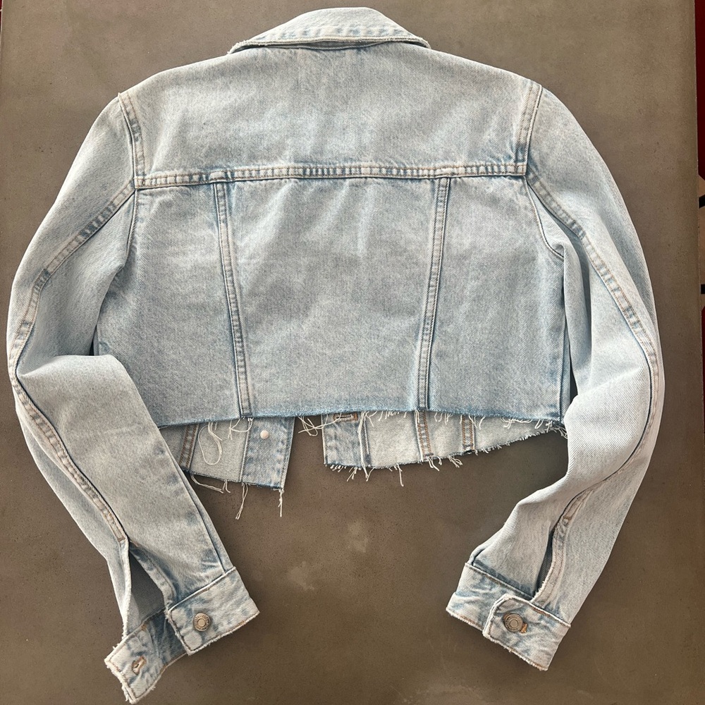 Cropped Jean Jacket - Picture 4 of 6